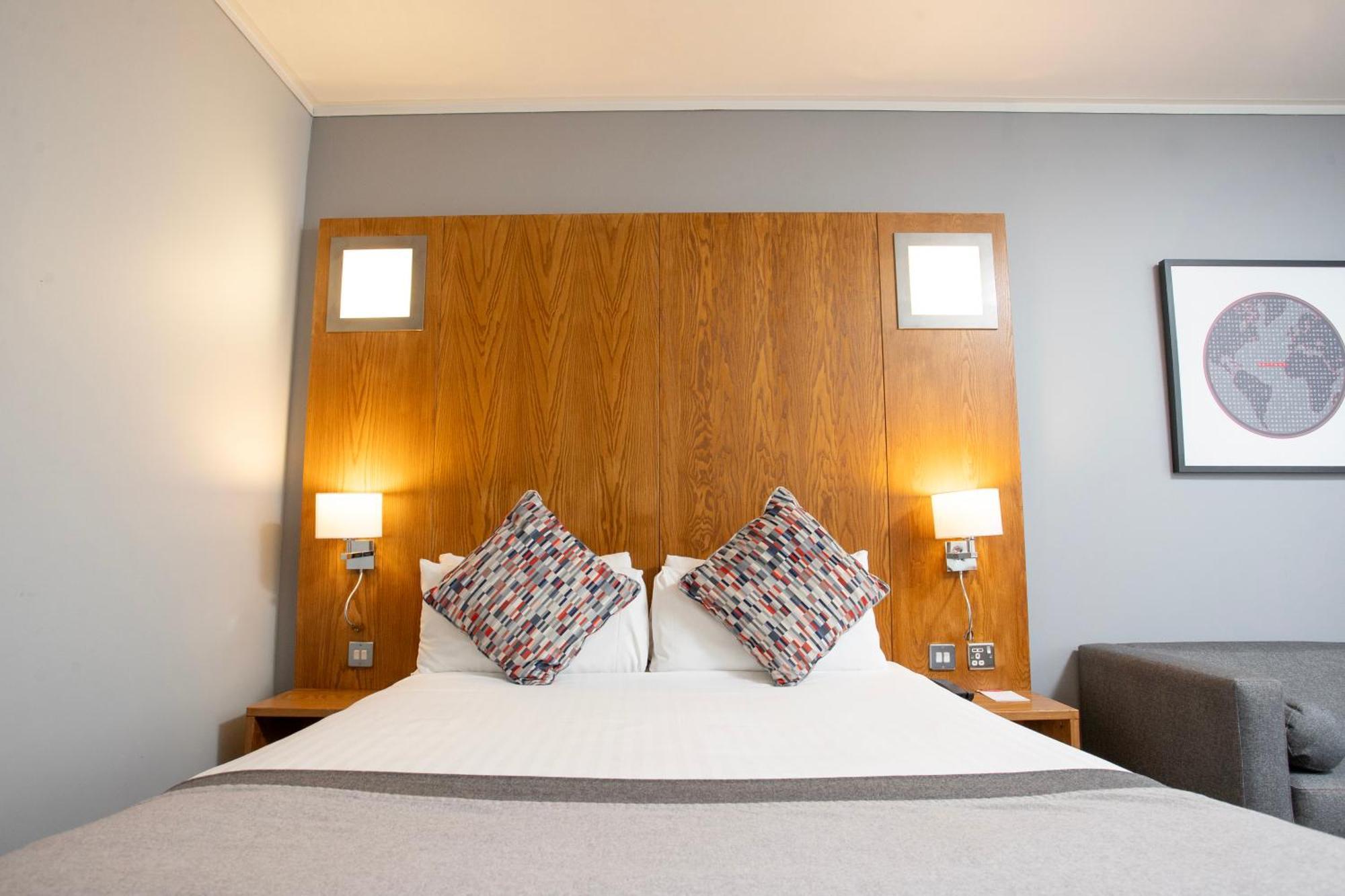 รามาดา บาย วินด์แฮม เบลฟาสต์ ซิตี้เซ็นเตอร์ Hotel ภายนอก รูปภาพ